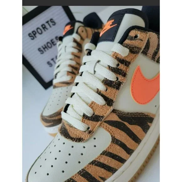 A49 SIZE 10 MEN'S NIKE AIR FORCE 1'07 PRM COCONUT MILK ORANGE DJ6192 100